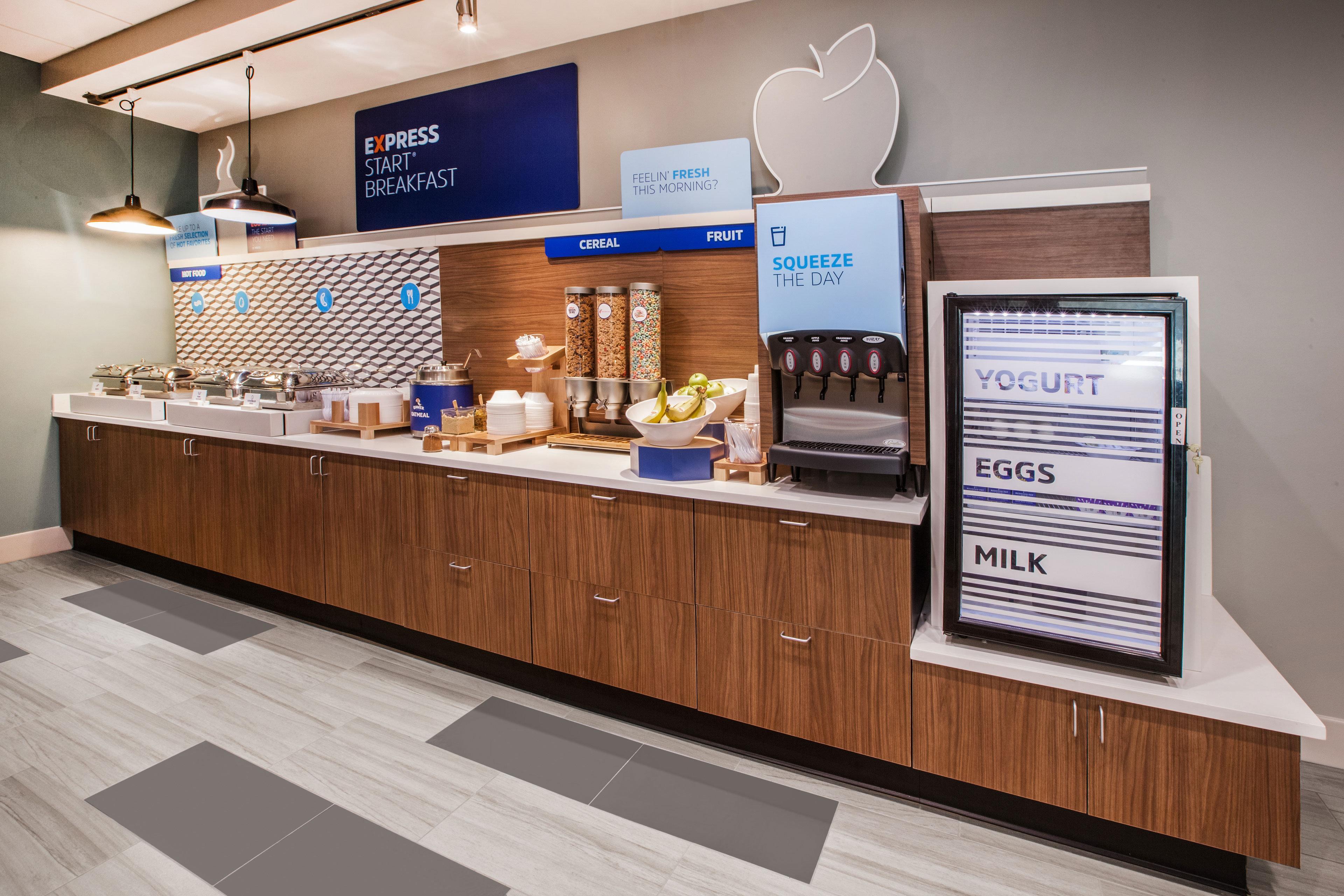 Holiday Inn Express Hotel & Suites Rochester By Ihg Ngoại thất bức ảnh
