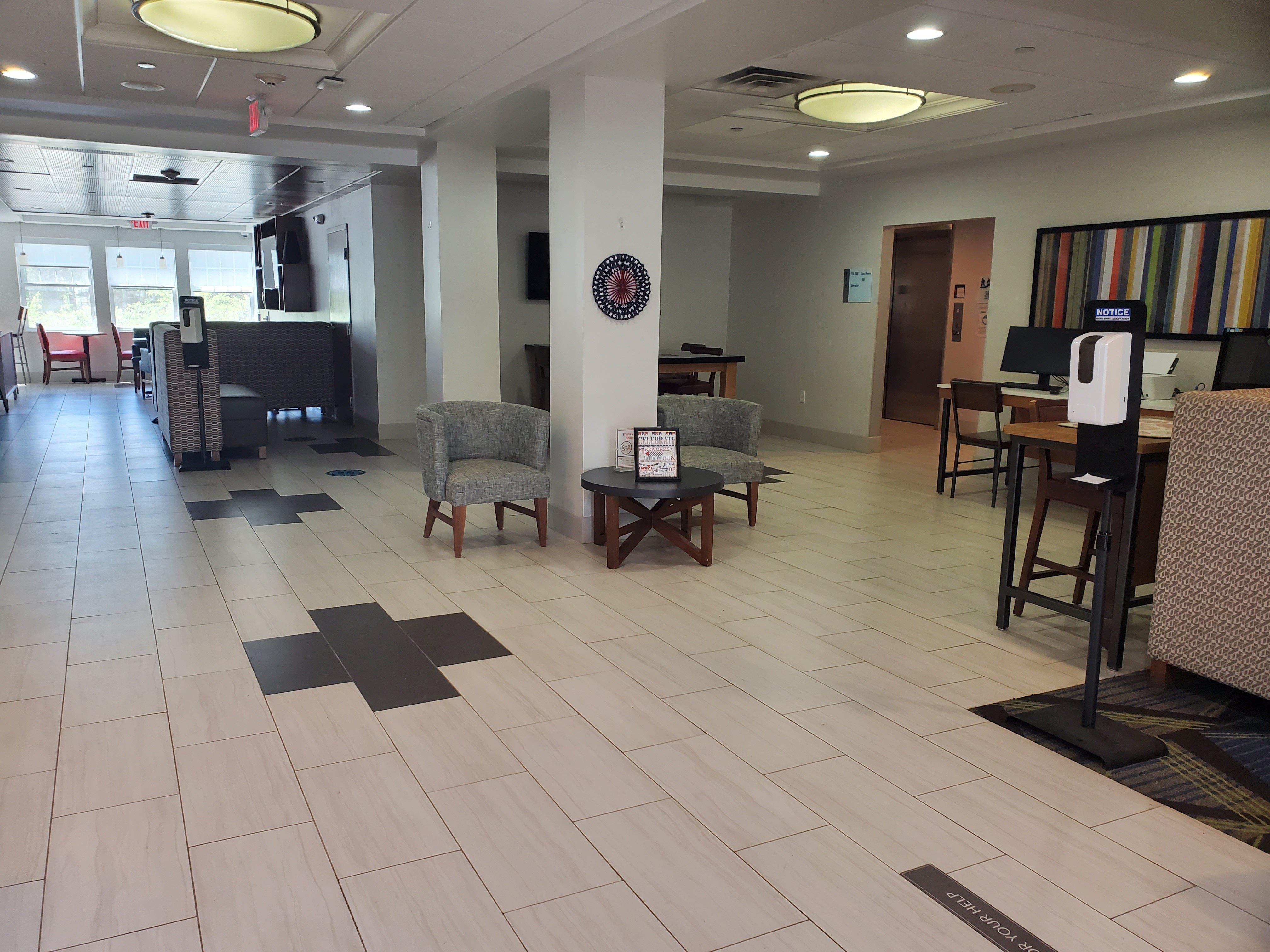 Holiday Inn Express Hotel & Suites Rochester By Ihg Ngoại thất bức ảnh
